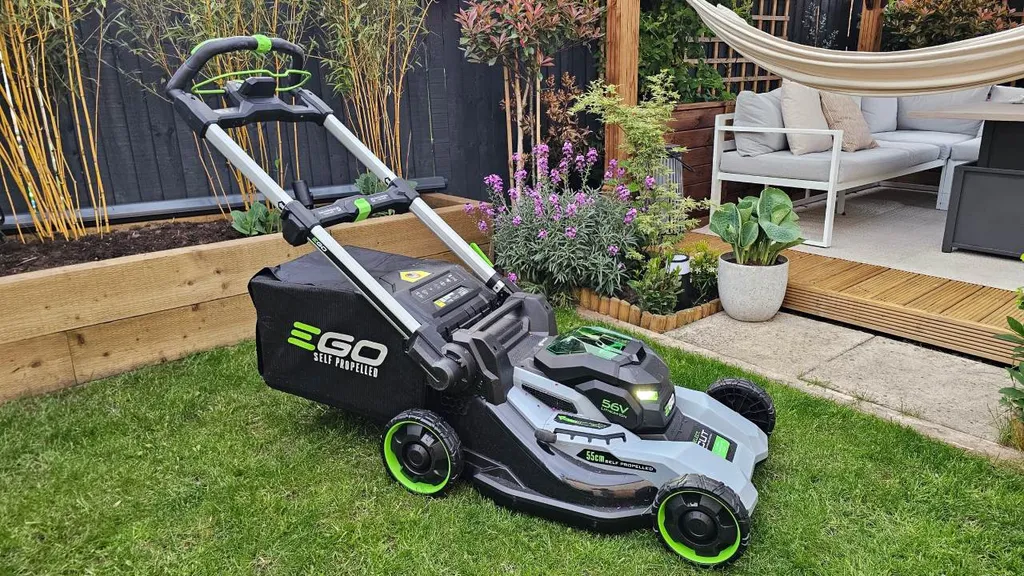 Обзор самоходной газонокосилки Ego Power+ LLM2236E-SP 55 см: стоит ли эта газонокосилка своих денег?