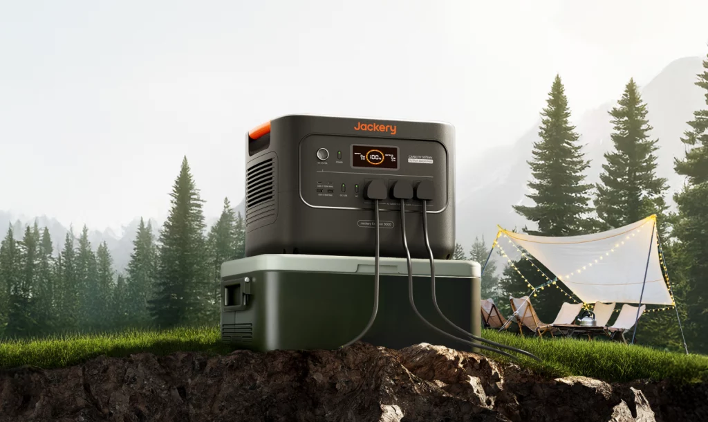 347418Размер Jackery Explorer 3000 V2 не превышает футбольного мяча, а его мощность позволяет зарядить ноутбук до 48 раз.