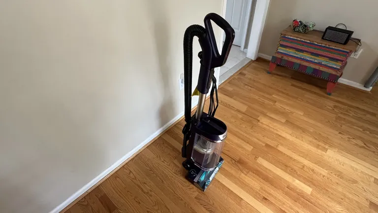 Shark PowerDetect Upright